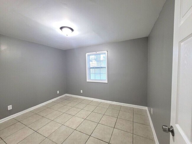 Photo - 4649 Royal Ridge Dr Unit 8