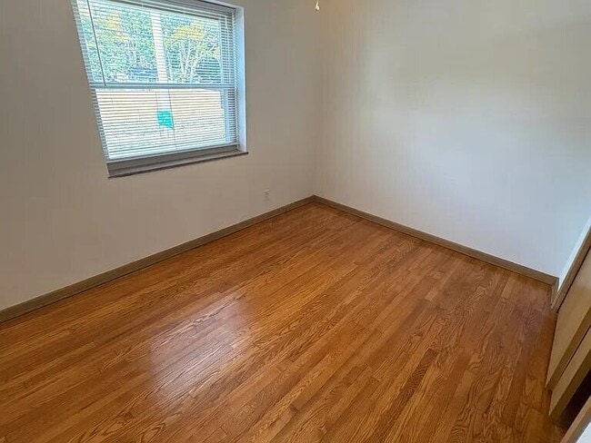 Photo - 2636 Indianola Ave Unidad C