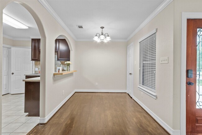 Photo - 804 Valerie Ave