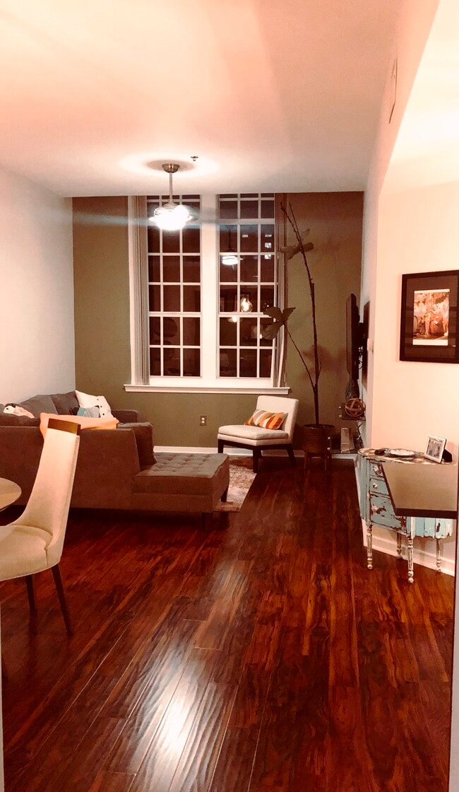 701 Mirror Lake Dr N Unit 313