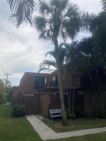 Photo - 775 SW 120th Way