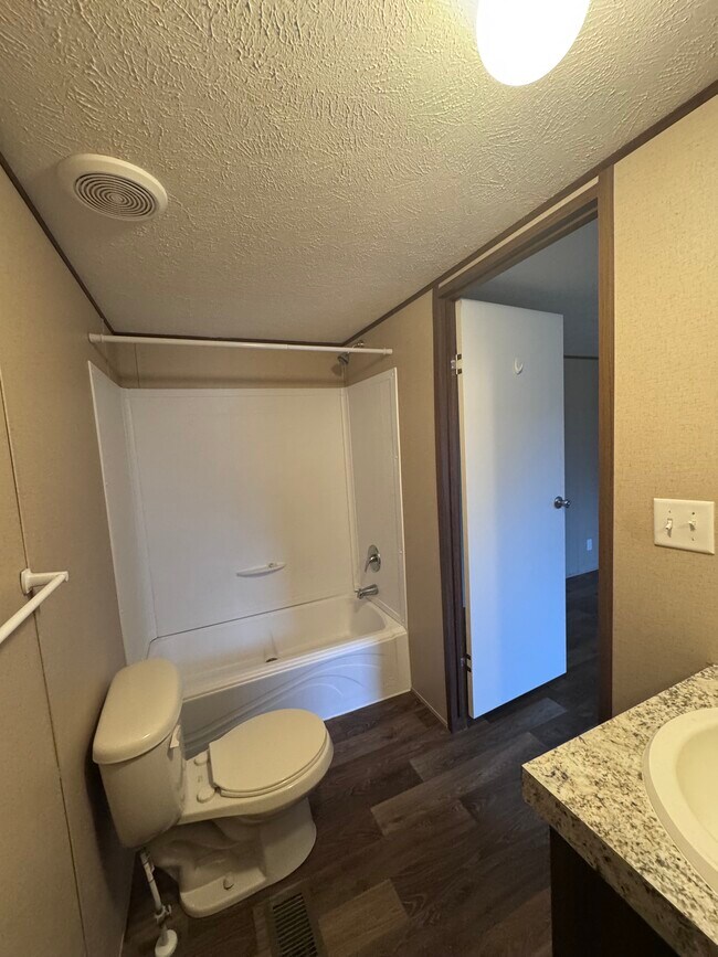 Photo - 118 Loyalty Ln