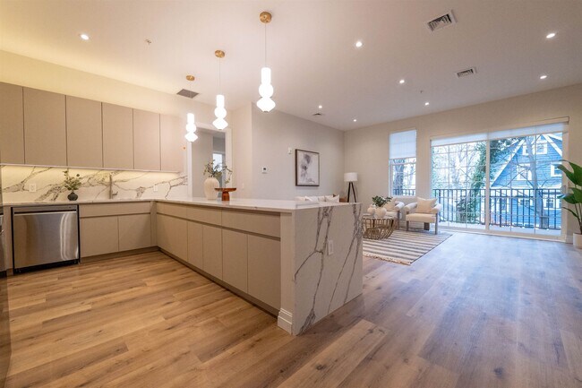 Photo - 1722 SPRINGFIELD Ave Unit 406