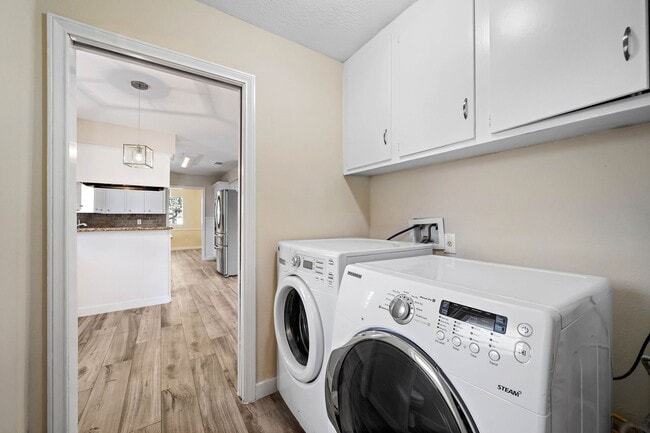 Photo - 1115 Cottage Oak Ln