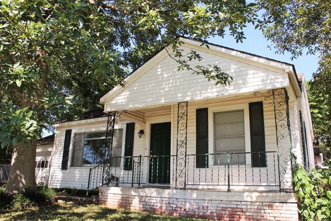 Building Photo - 100 W Stone St Rental
