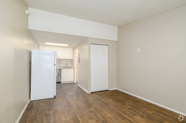 1BR Studio - 290SF - Bedroom