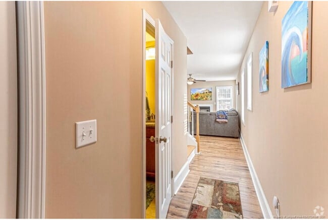 Building Photo - 301 N Saylor St Rental