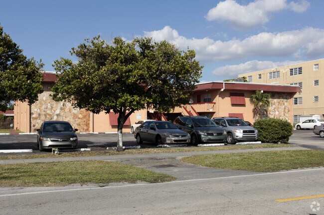 Pinehill Plaza Apartments - Pinehill Plaza Apartments