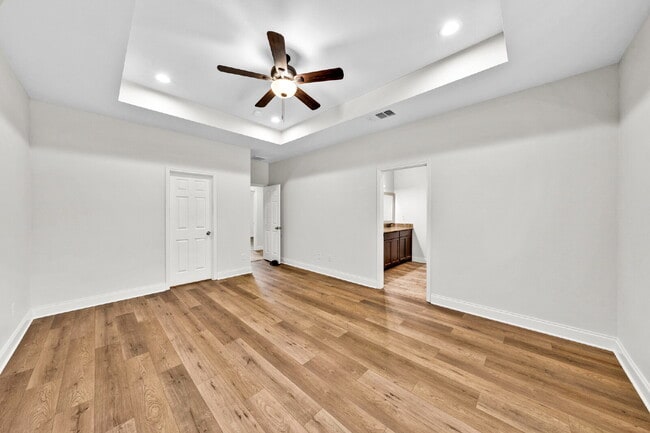 Photo - "Charming 3-Bed, 2-Bath Greenville Home with Elegant Granite Countertops!"