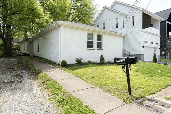 2921 Torbett St Unit B