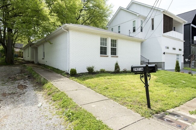Photo - 2921 Torbett St Unit B