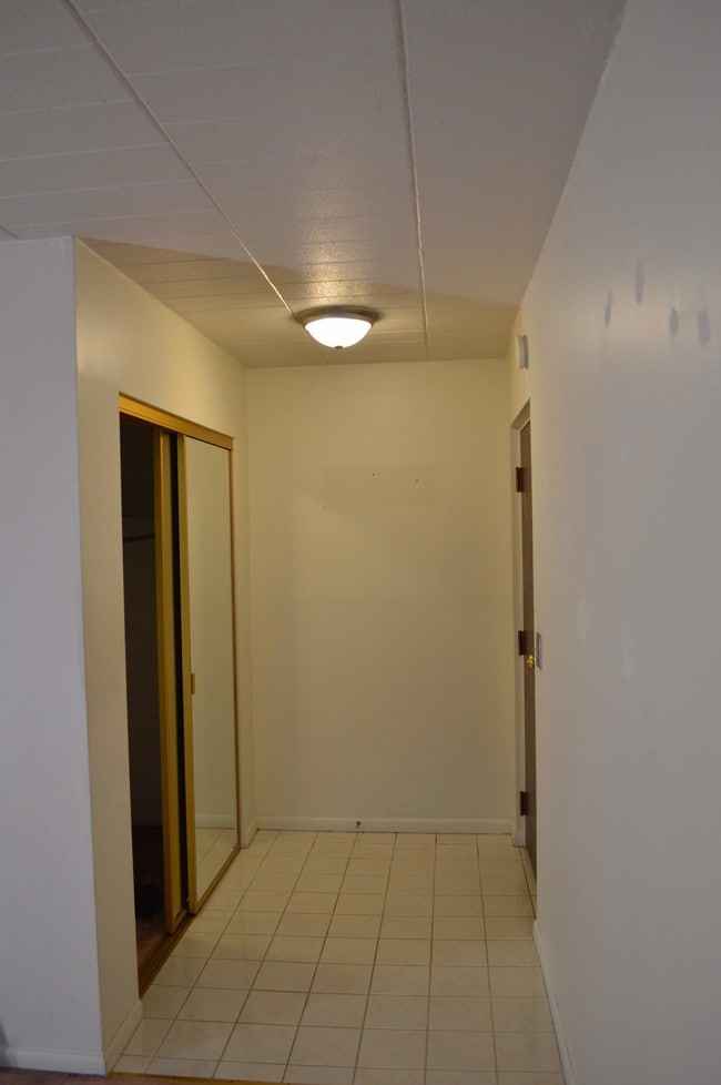 Building Photo - 521 Forest Green Dr Unit 521