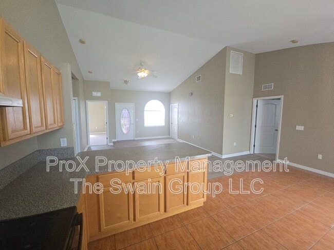 Photo - 1428 Bluff Loop