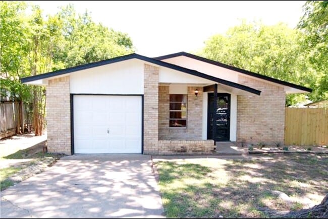 Building Photo - 9805 Dallum Dr Rental