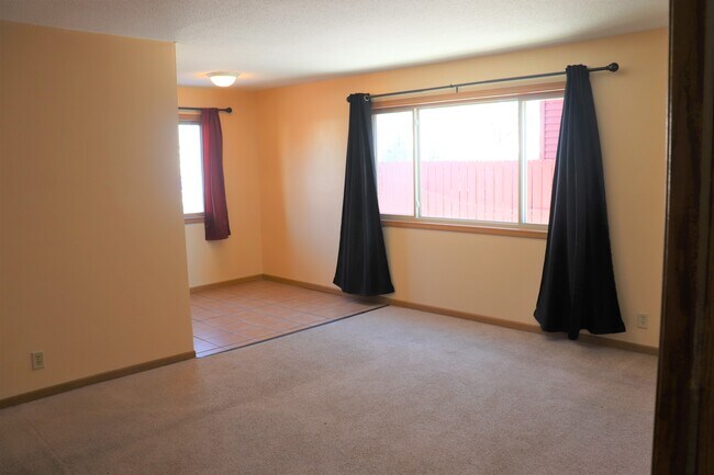 Photo - 906 C Ave NW