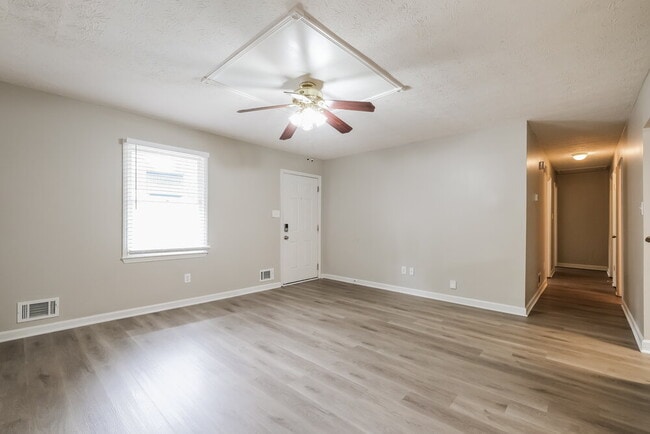 Photo - 1695 Lawrenceville-Suwanee Rd