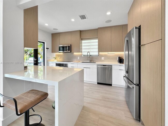 Photo - 130 SW 25th Rd