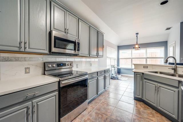 Photo - 1004 Broken Spoke Dr