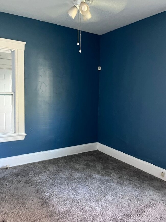 Photo - 728 E 93rd St