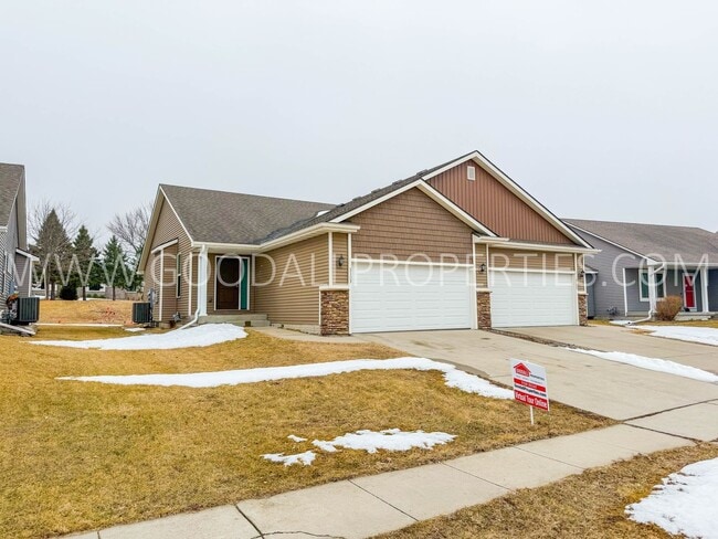 Building Photo - Great Deal in Ankeny! 3 Bedroom 2.5 bath with basement finished in Northwest Ankeny