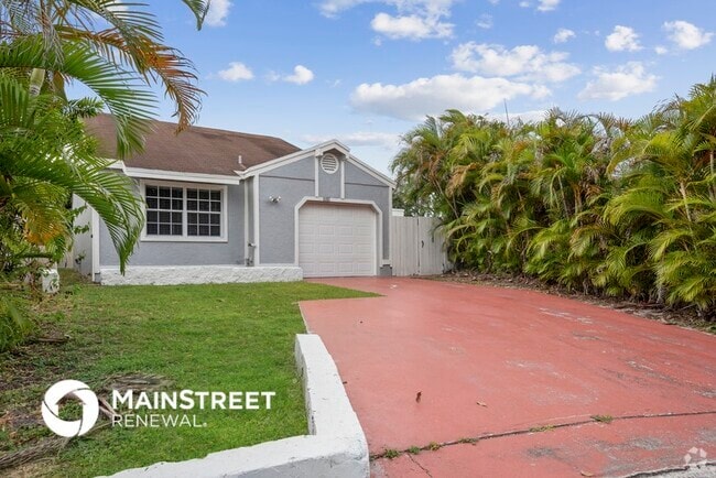 Building Photo - 8881 SW 21st St Rental