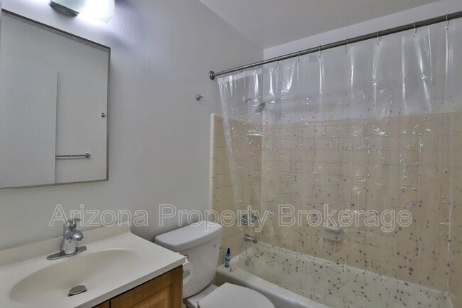 Photo - 1702 W Vogel Ave Unit C5