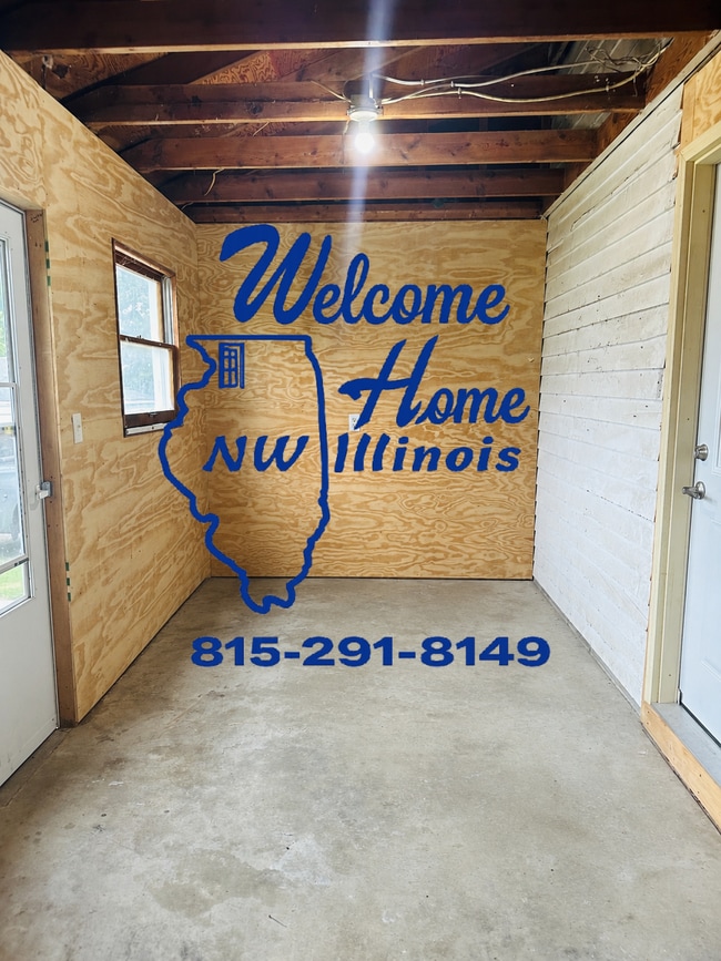 102 W Main St Unit 1
