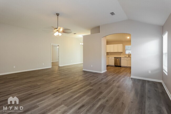 Photo - 15768 Canoe Creek Dr