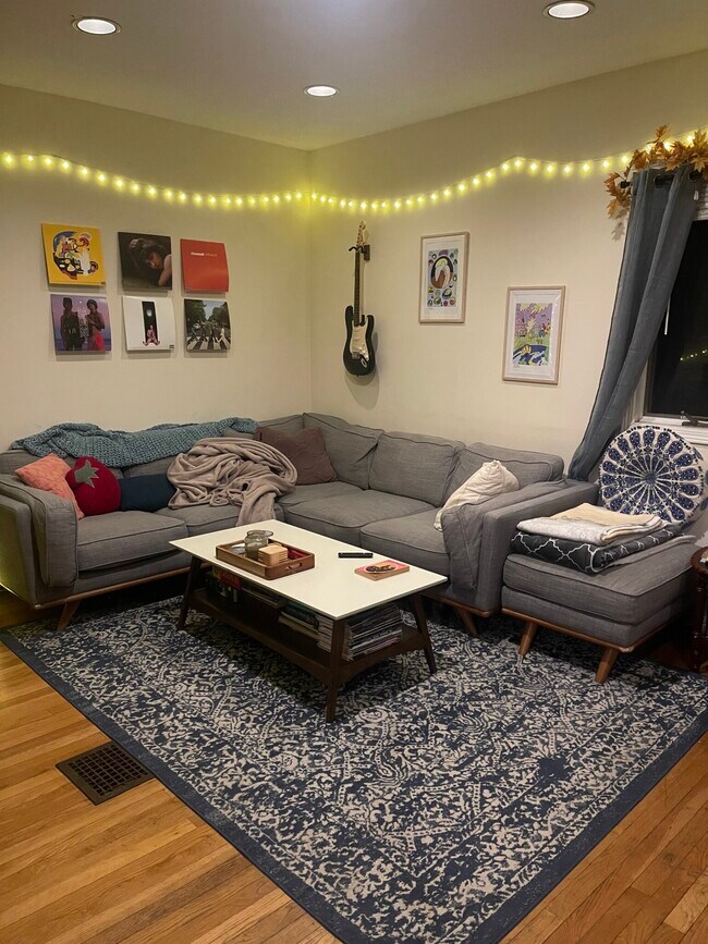 Photo - 68 Winchester St Unit 2