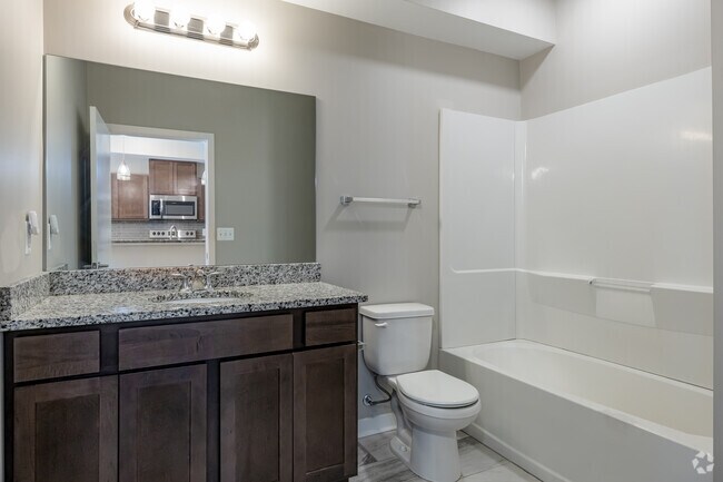 1BR, 1BA - 885SF - Bathroom