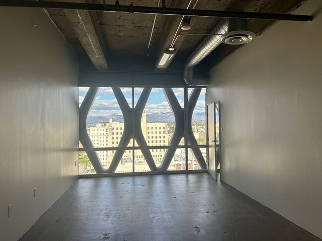 Photo - 2404 Wilshire Blvd