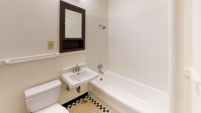 Photo - Viceroy Apartments