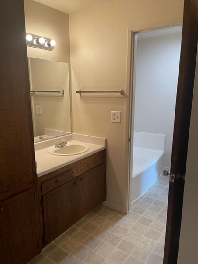 Photo - WEST6244 Unit A