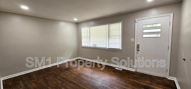 Photo - 1702 Spry St