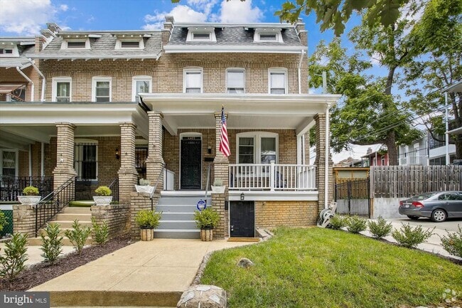 Building Photo - 1407 Shepherd St NW Rental