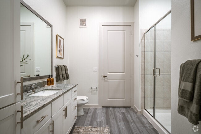 1BR , 1,5BA - 885SF - Charleston at Fannin Station