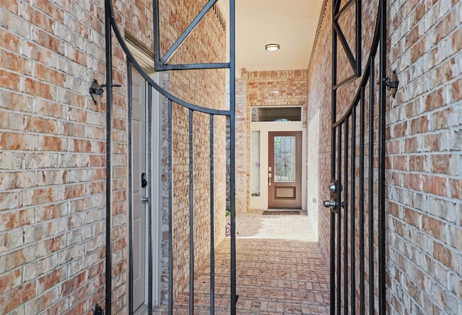 Photo - 5026 Gulf Stream Ln