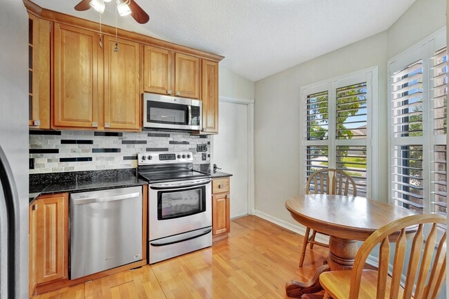Photo - 2950 SW Bright St
