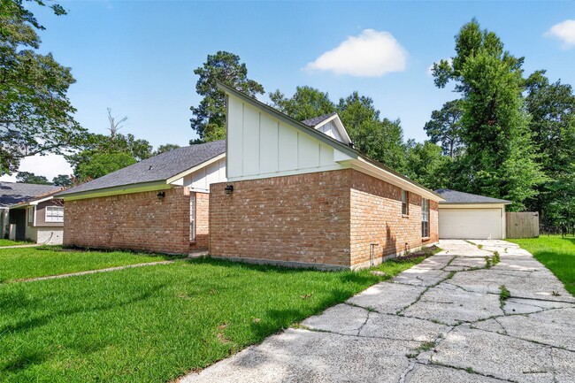 Photo - 1834 Shadow Rock Dr