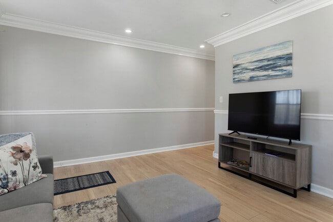 Photo - 426 Russell Ave Unit SI ID1473622P