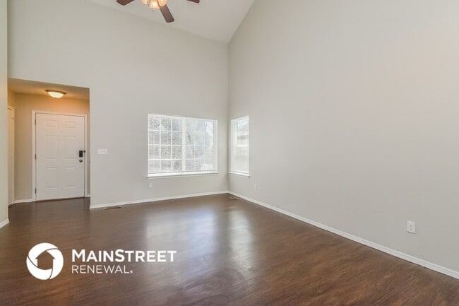 Photo - 4790 Findon Pl