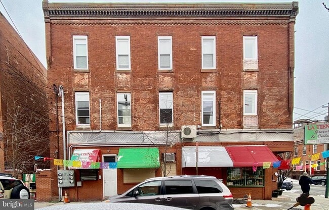 Building Photo - 1247 Snyder Ave Unit 2ND FL FRONT