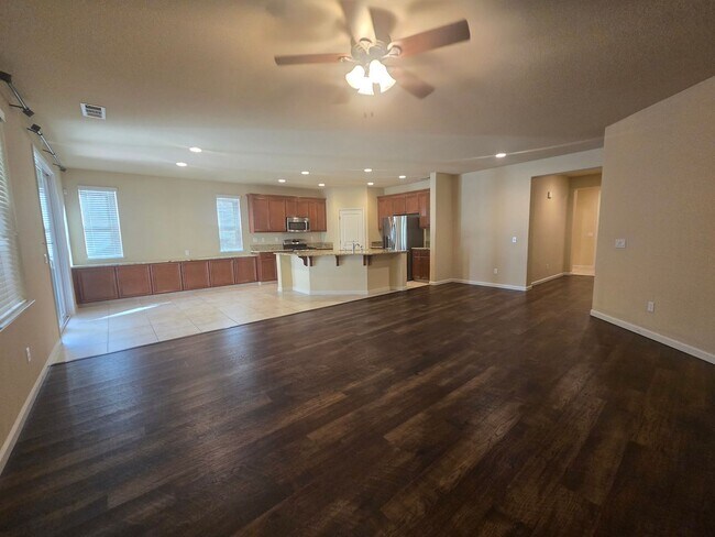 Photo - 339 Applegate Dr