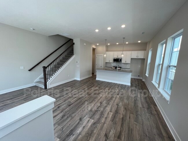 Photo - 561 Steinbeck Pl