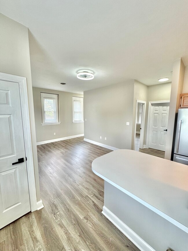 Building Photo - 1736 Memorial Ave SW Unit A Rental