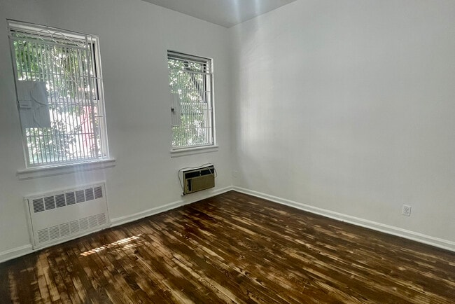 Photo - 41 W 71st St