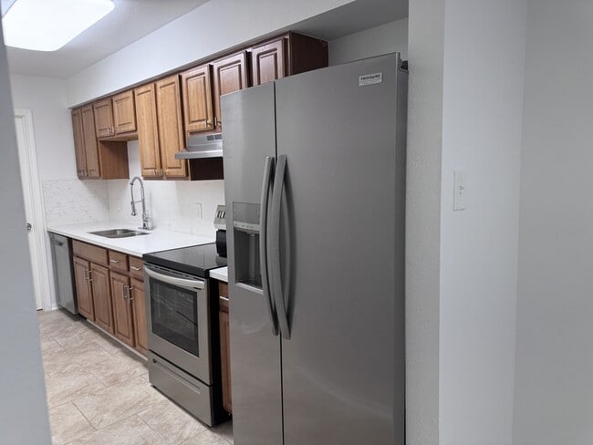 Building Photo - 2116 Stander Pl