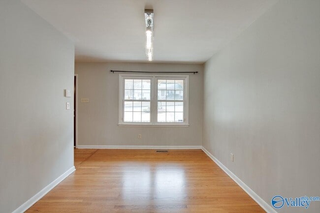 Photo - 2700 Briarwood Dr SE