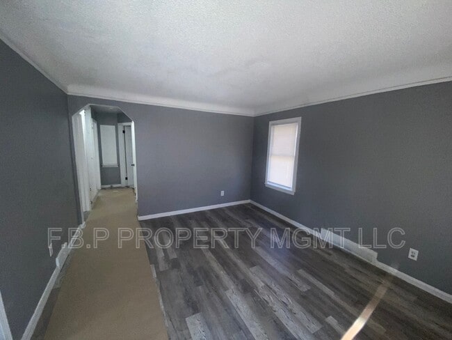 Photo - 8443 Pierson St