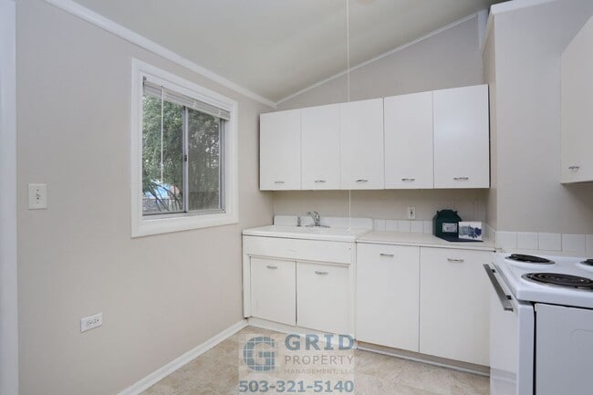 2 Bedroom Home Available in Southeast Port... - 2 Bedroom Home Available in Southeast Port...